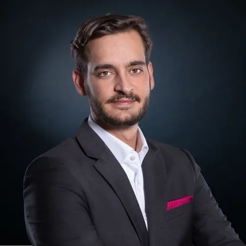 Valon Isufi